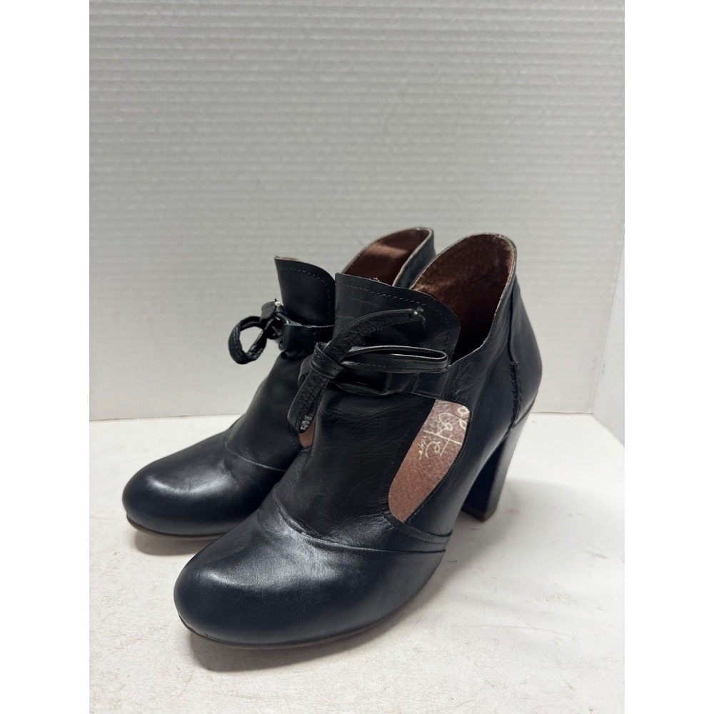 Chocolate Schubar Black Leather Cutout Bow Ankle Boots Shooties 38 7.5 Portugal